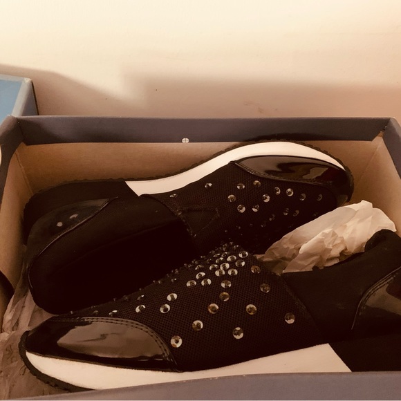 Simple Vera Wang Black Embellished Walking Sneakers 7 - Picture 7 of 8